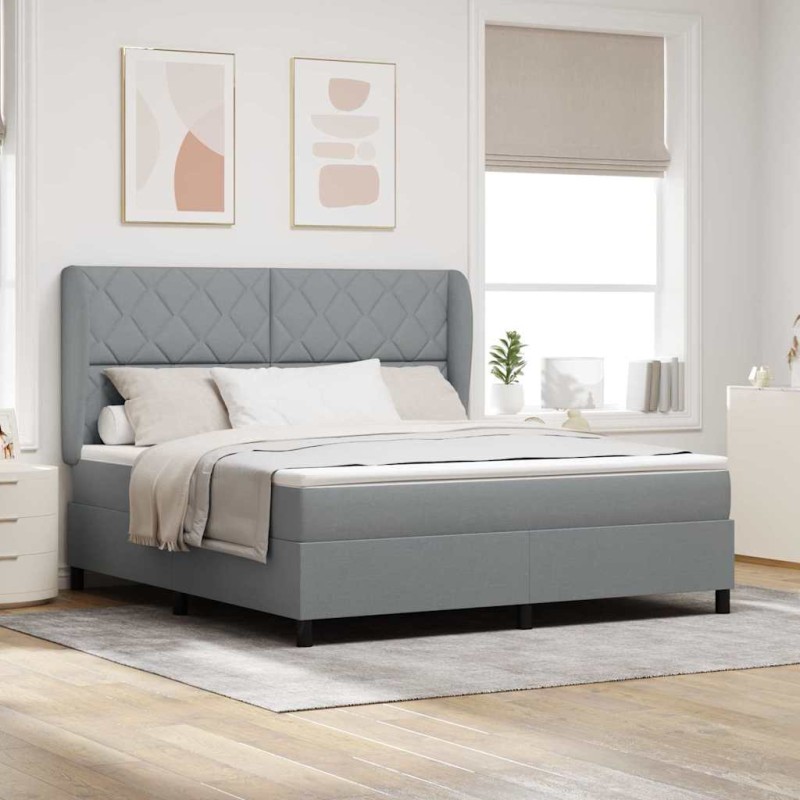 vidaXL Letto a molle con materasso - Grigio chiaro, 180x200 cm, in tessuto vidaXL Letto a molle con materasso - Grigio chiaro, 180x200 cm, in tessuto